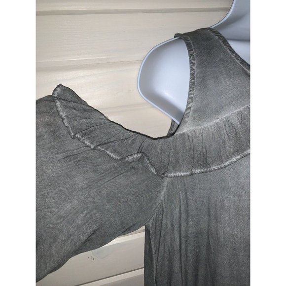 NWT Entro Sz SMALL Gray Mineral Wash Ruffle Blouse Top Cold Shoulder Boho - Picture 3 of 9
